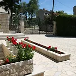 Apartment Lonzor I Selce