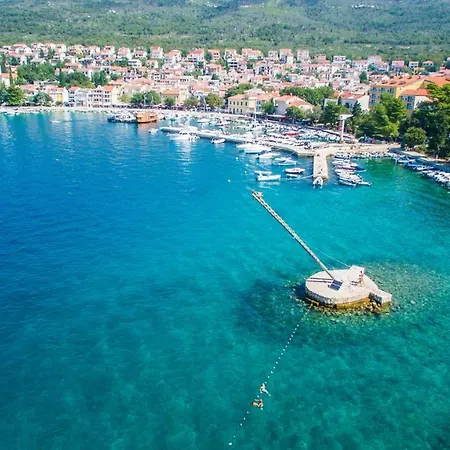 Lonzor I Apartment Selce