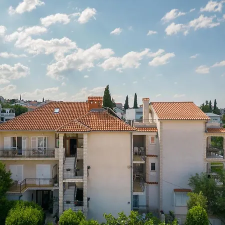 Apartment Lonzor I Selce