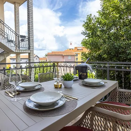 Apartment Lonzor I Selce
