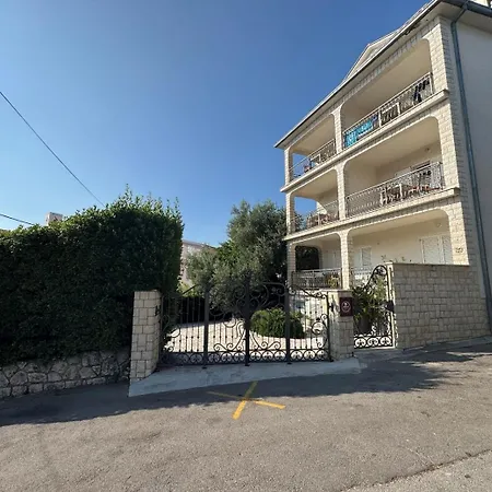 Lonzor I Apartman