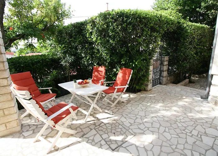 Apartman Lonzor I *